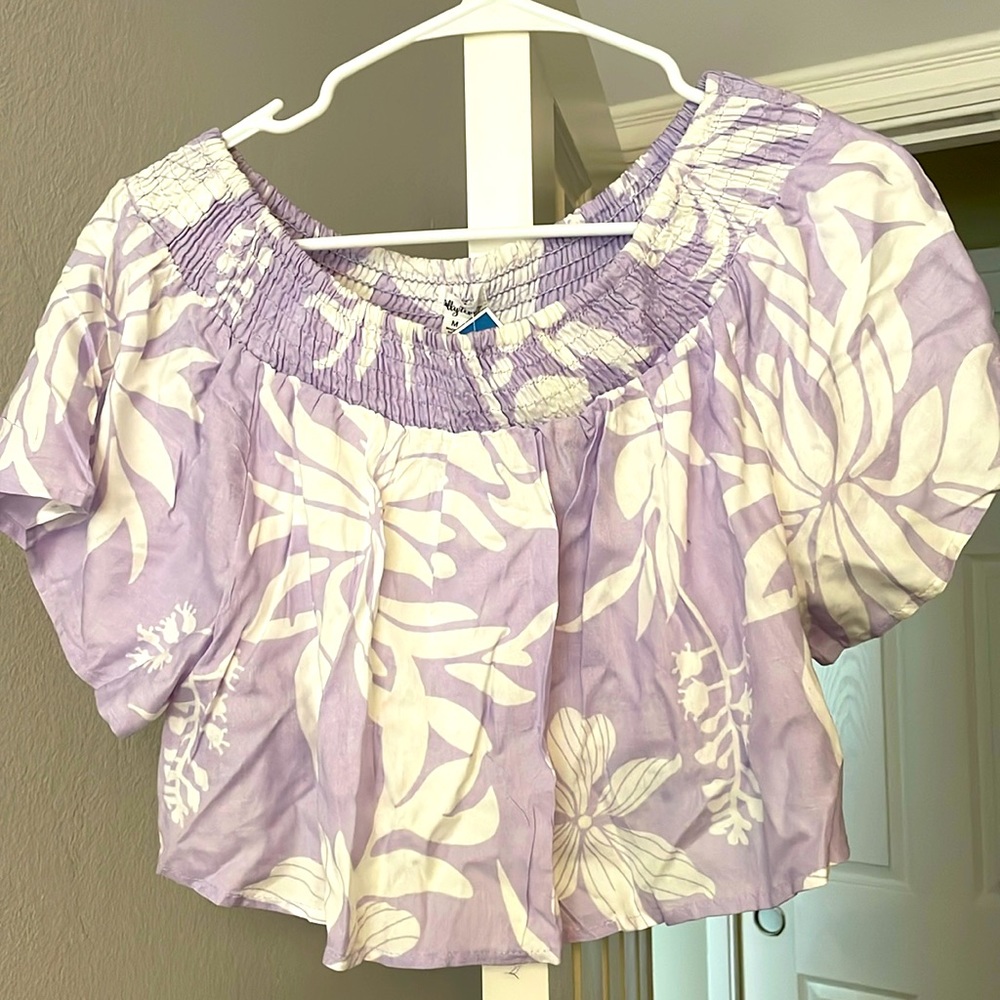 Adorable ‘Salty Lemon’ Hawaiian print crop top